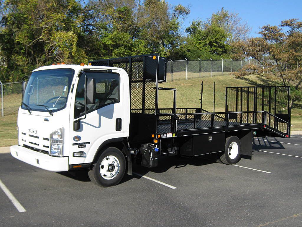 2023-isuzu-npr+hd.1.jpg